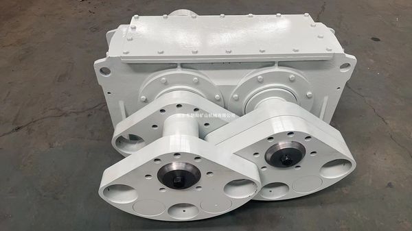 座式稀油润滑激振器